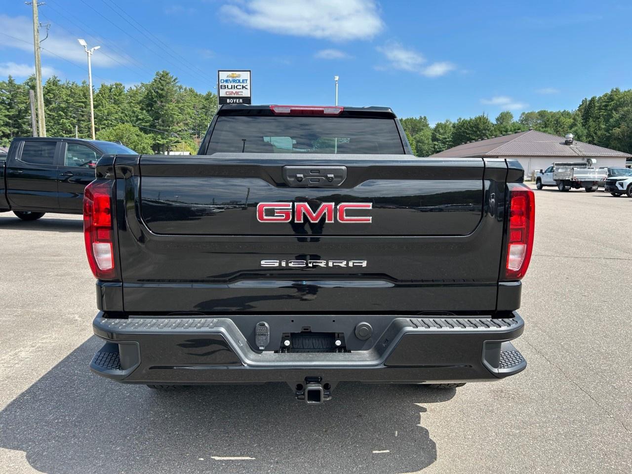 2026 GMC Sierra 1500 Crew Cab Short Box 4-Wheel Drive Pro Photo