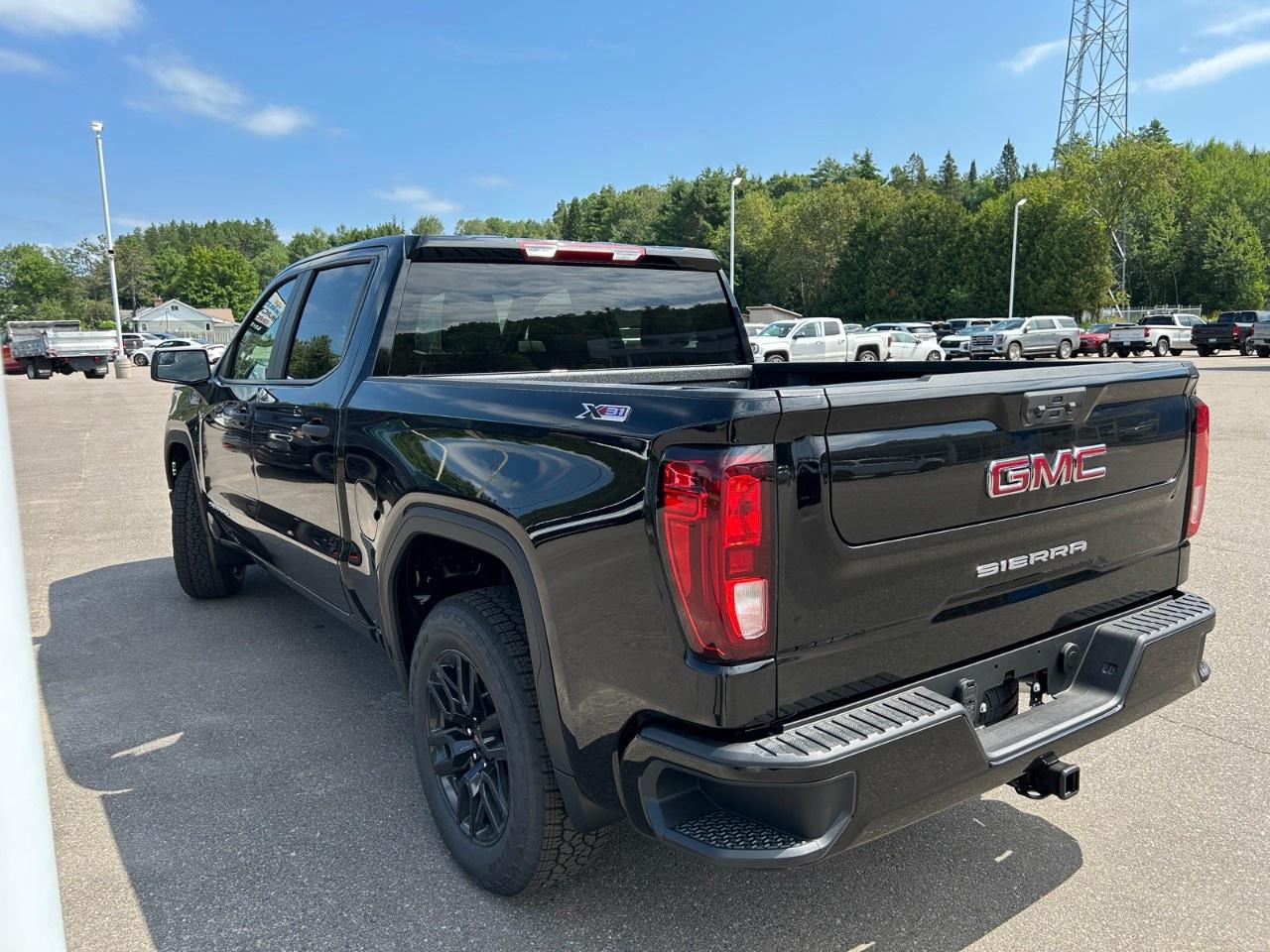 2026 GMC Sierra 1500 Crew Cab Short Box 4-Wheel Drive Pro Photo