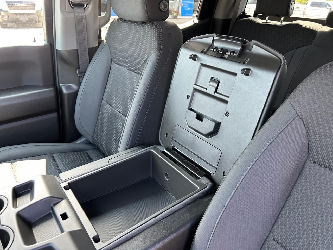 2026 GMC Sierra 1500 Crew Cab Short Box 4-Wheel Drive Pro Photo