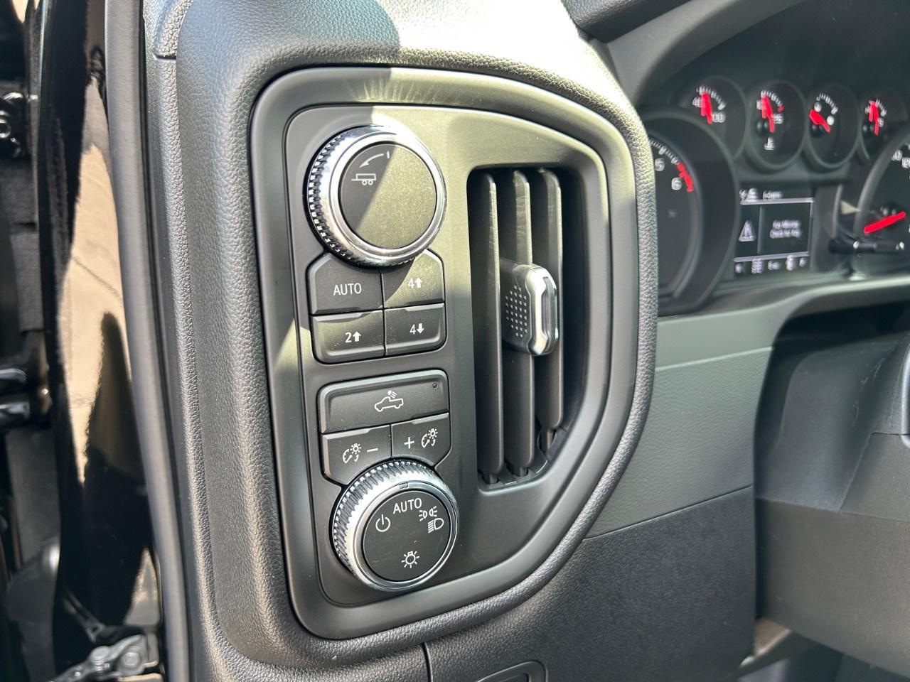 2026 GMC Sierra 1500 Crew Cab Short Box 4-Wheel Drive Pro Photo