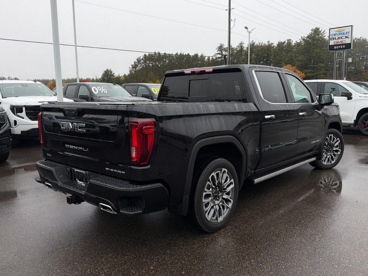2026 GMC Sierra 1500 Crew Cab Short Box 4-Wheel Drive Denali Ultimate Photo3