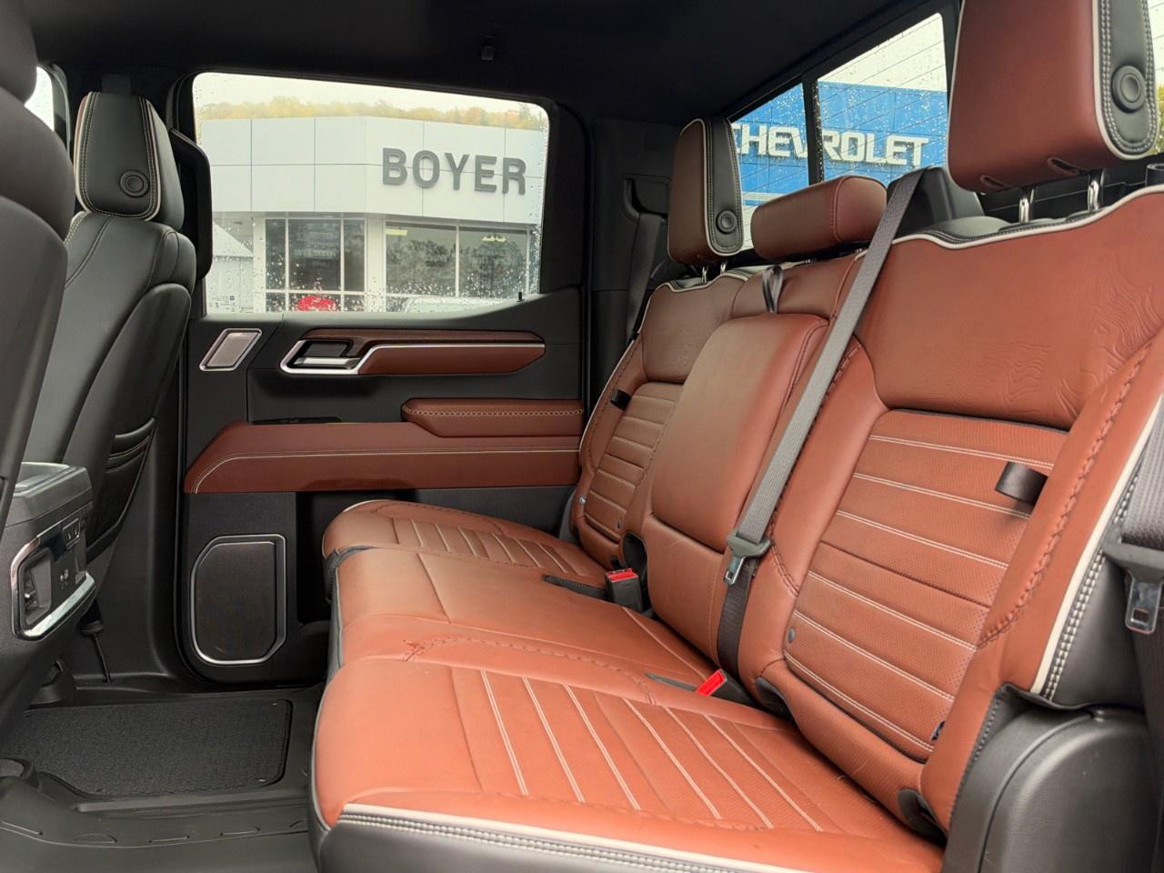 2026 GMC Sierra 1500 Crew Cab Short Box 4-Wheel Drive Denali Ultimate Photo