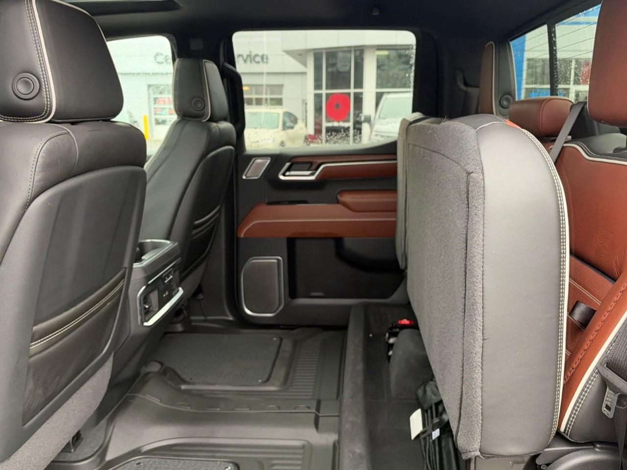 2026 GMC Sierra 1500 Crew Cab Short Box 4-Wheel Drive Denali Ultimate Photo