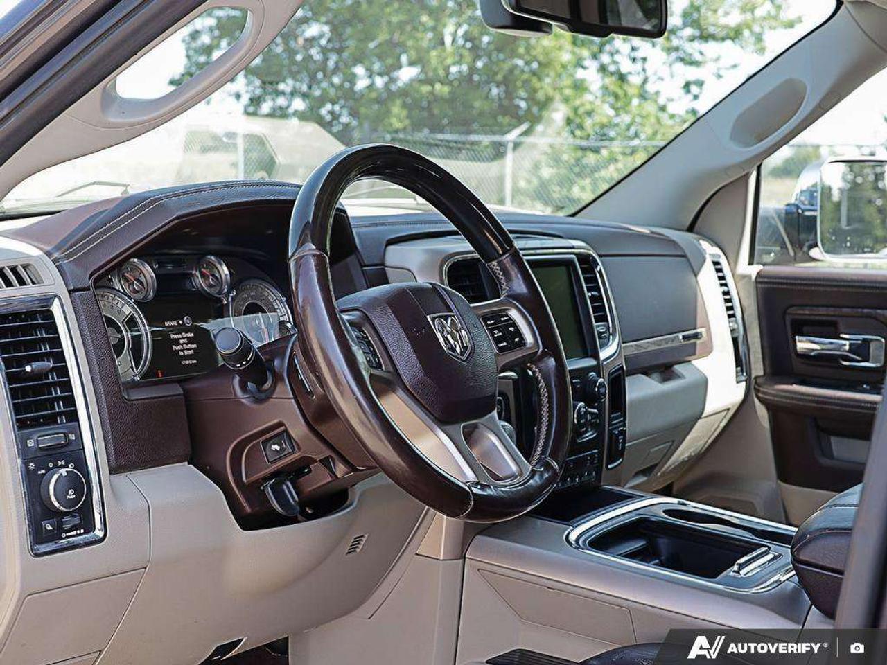 2016 RAM 1500 LONGHORN, 5.7L HEMI V8, 4X4, ALLOYS, LEATHER, RAM BOX, ALPINE, LOW KMS, 2-OWNERS, AS-TRADED CERTIFIED! Photo