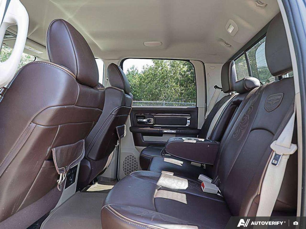 2016 RAM 1500 LONGHORN, 5.7L HEMI V8, 4X4, ALLOYS, LEATHER, RAM BOX, ALPINE, LOW KMS, 2-OWNERS, AS-TRADED CERTIFIED! Photo