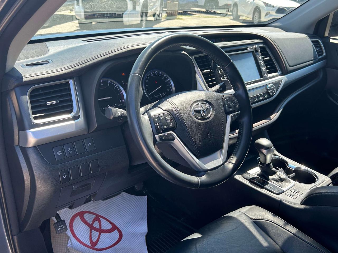2018 Toyota Highlander XLE Photo