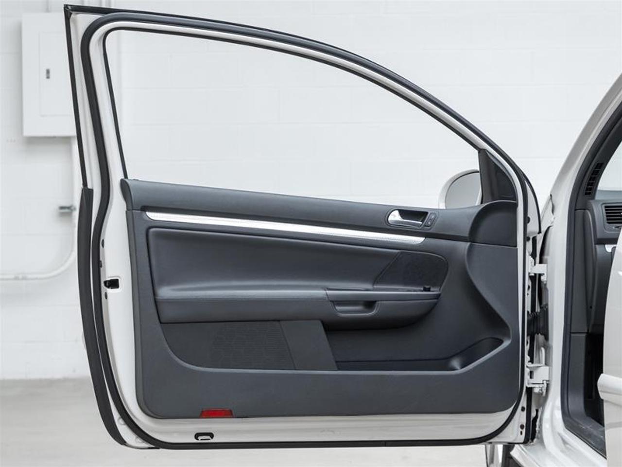 2008 Volkswagen Golf  Photo