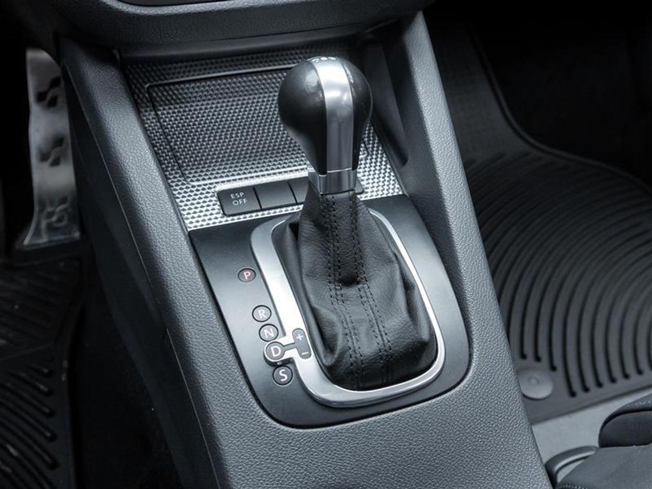 2008 Volkswagen Golf  Photo