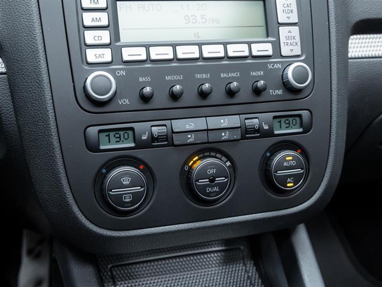 2008 Volkswagen Golf  Photo