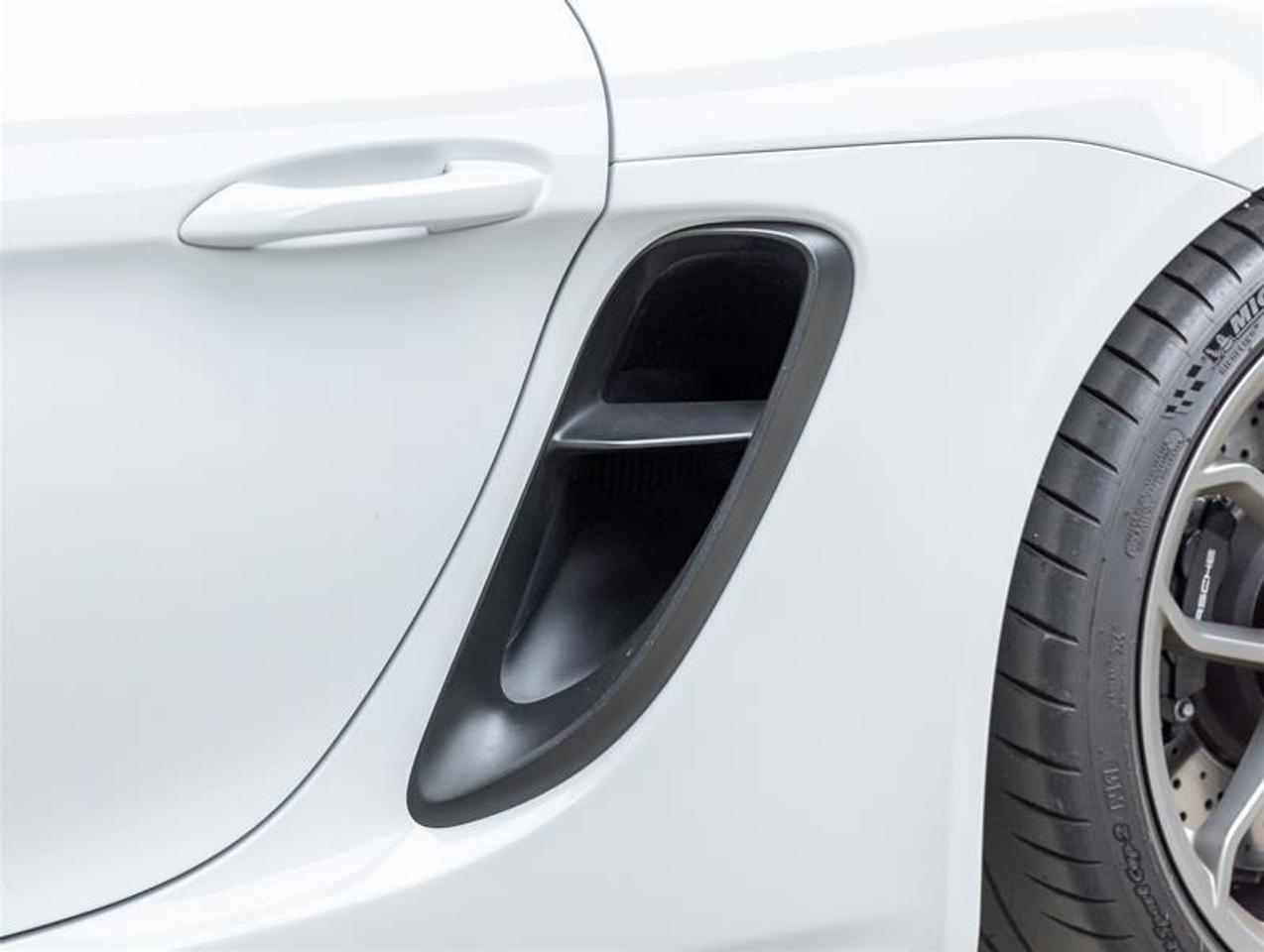 2022 Porsche 718 Spyder  Photo