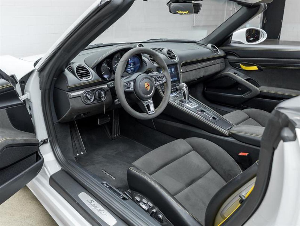 2022 Porsche 718 Spyder  Photo