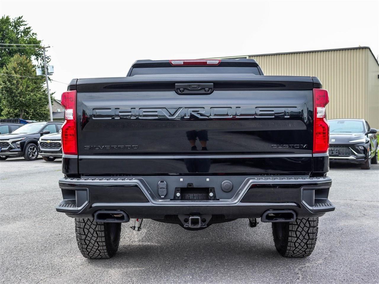 2026 Chevrolet Silverado 1500 Crew Cab Standard Box 4-Wheel Drive Custom Trail Boss Photo