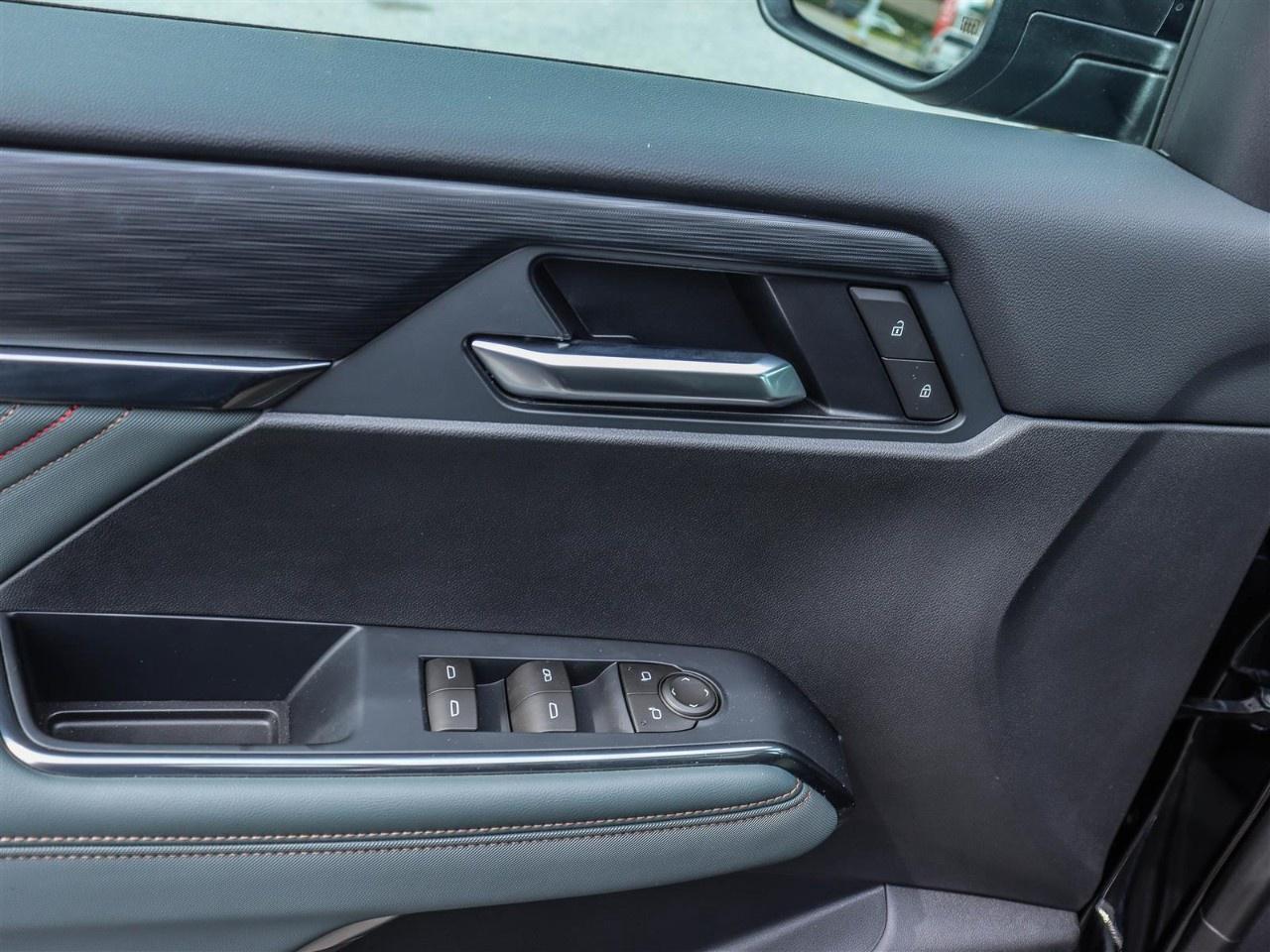 2026 GMC Acadia AWD AT4 Photo
