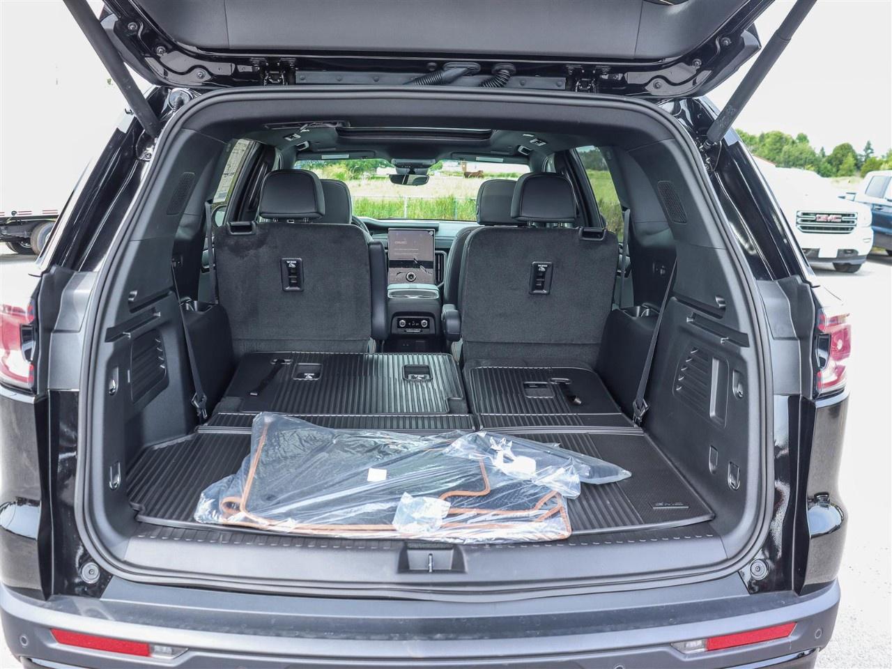 2026 GMC Acadia AWD AT4 Photo