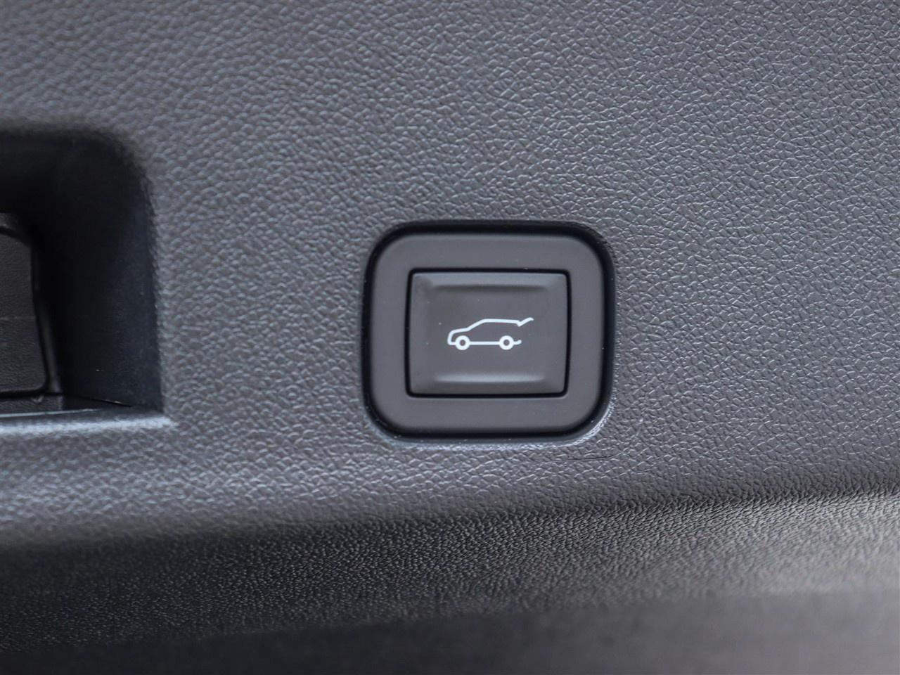 2026 GMC Acadia AWD AT4 Photo