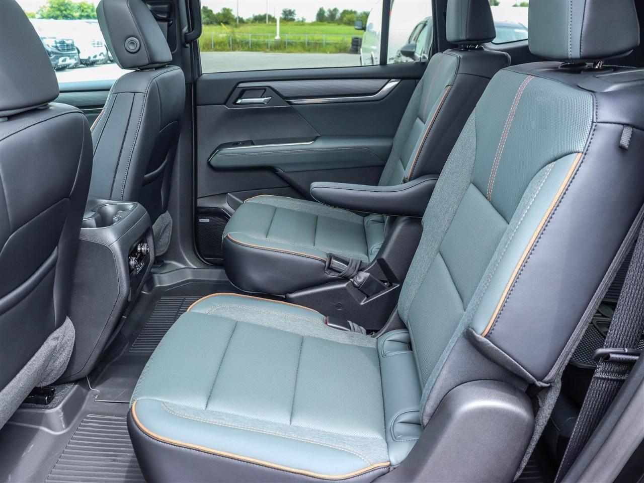 2026 GMC Acadia AWD AT4 Photo