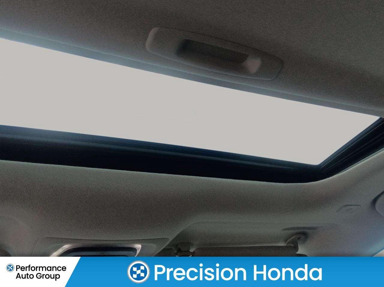 2024 Toyota Corolla LE  Sunroof  CarPlay   Alloy wheels  Heated Seats Photo
