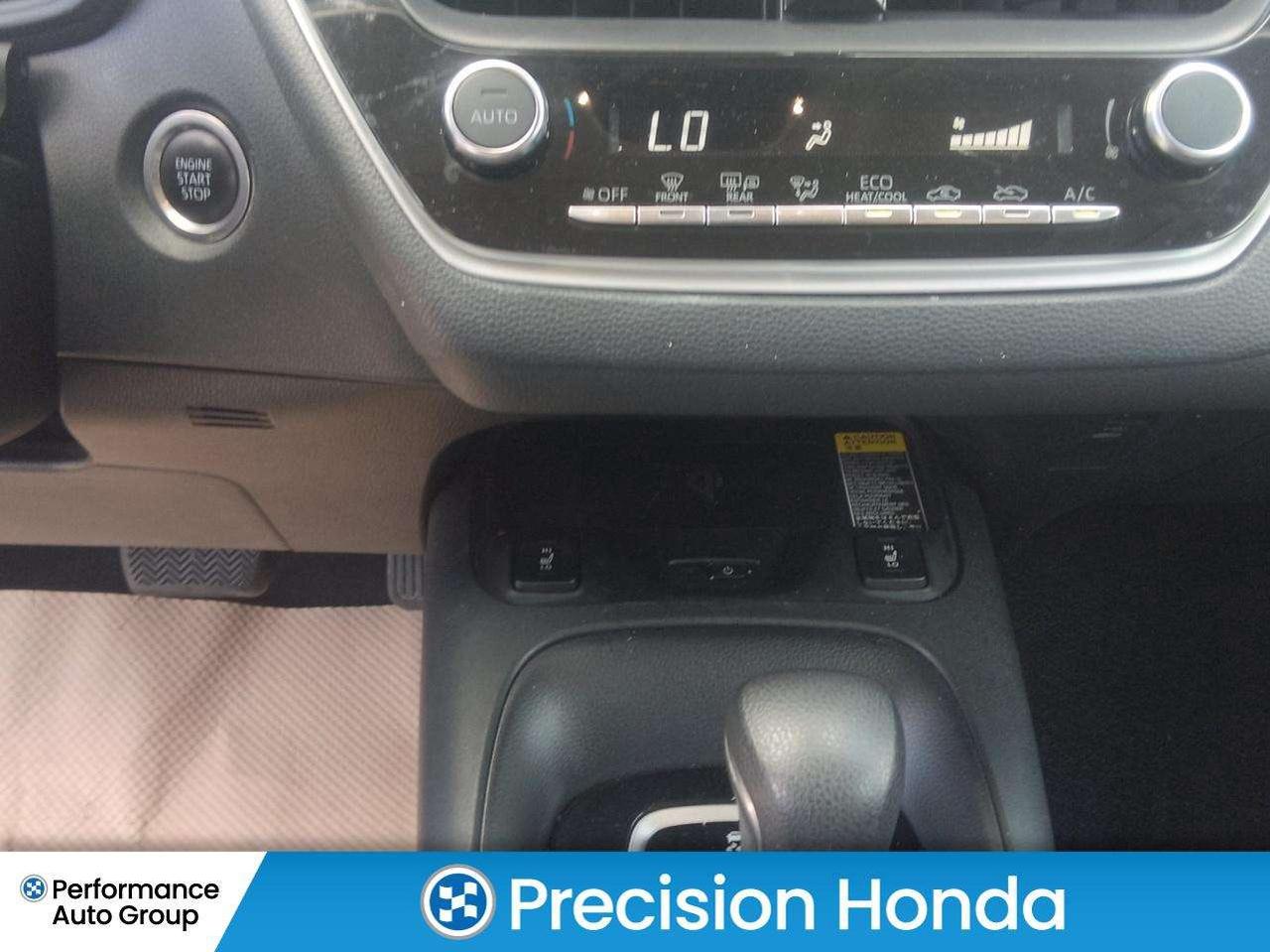 2024 Toyota Corolla LE  Sunroof  CarPlay   Alloy wheels  Heated Seats Photo