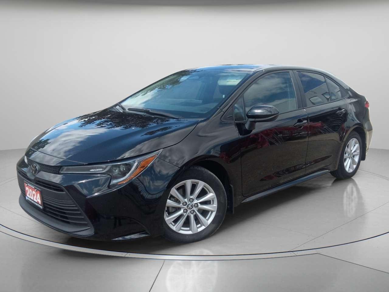 2024 Toyota Corolla LE  Sunroof  CarPlay   Alloy wheels  Heated Seats Photo