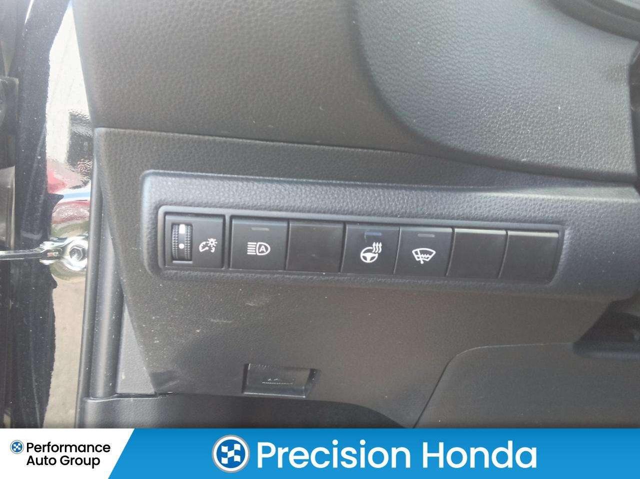 2024 Toyota Corolla LE  Sunroof  CarPlay   Alloy wheels  Heated Seats Photo