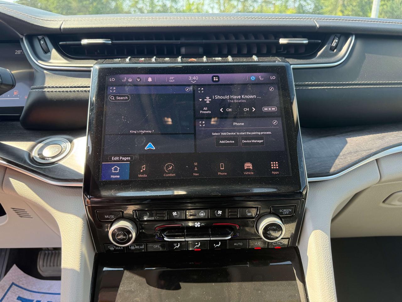 2021 Jeep Grand Cherokee Overland - sunroof - massage seats Photo