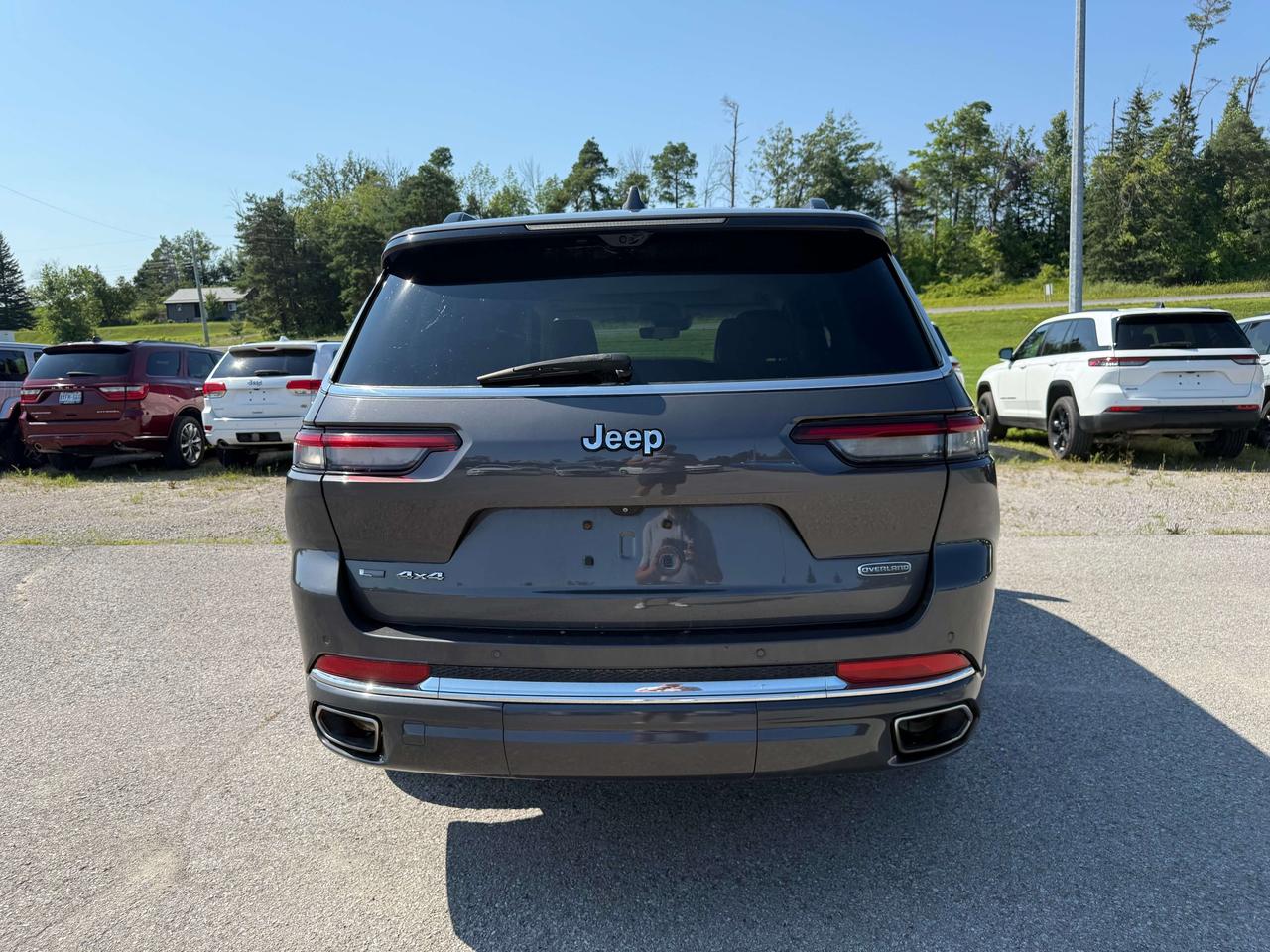 2021 Jeep Grand Cherokee Overland - sunroof - massage seats Photo