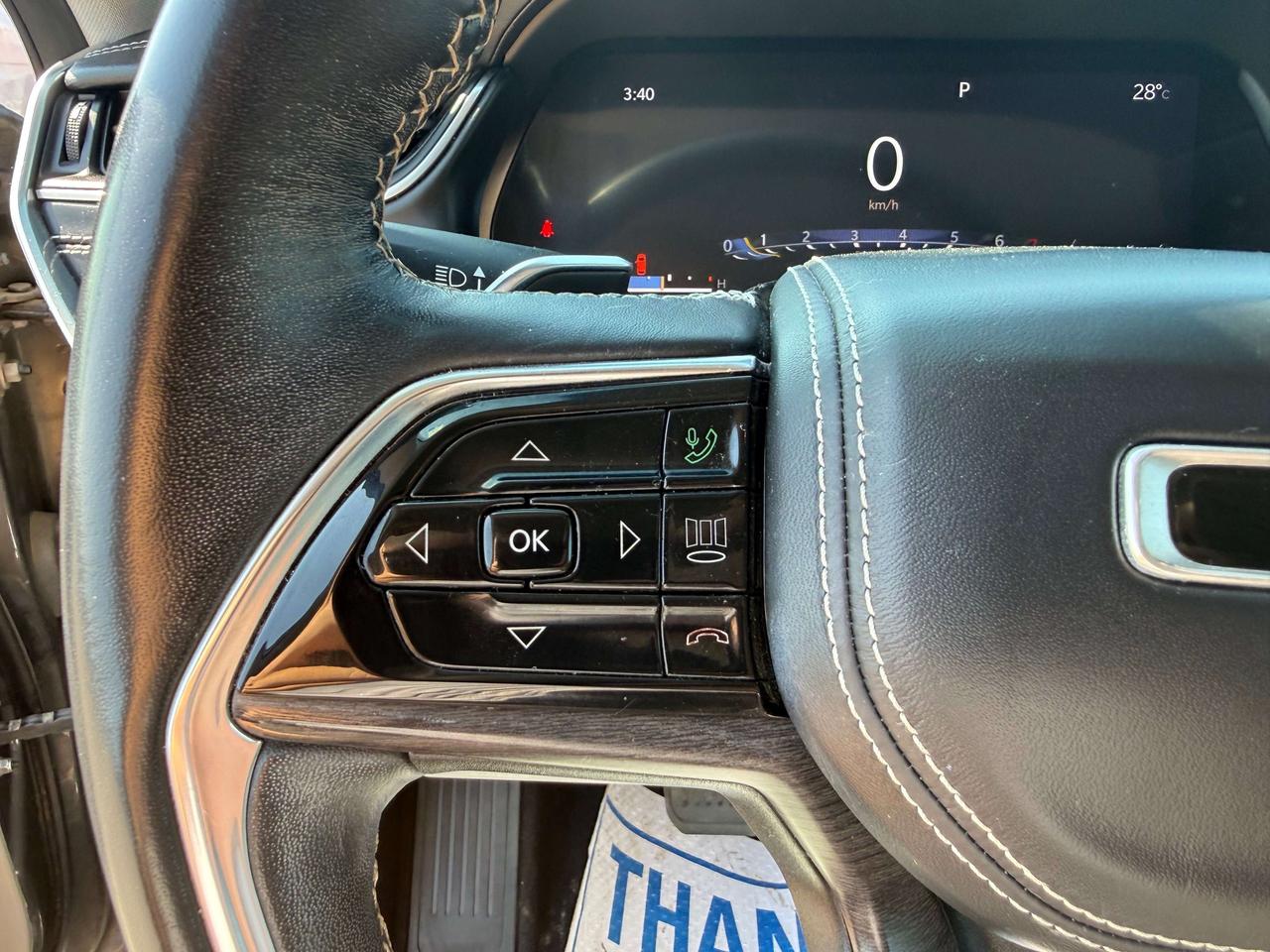 2021 Jeep Grand Cherokee Overland - sunroof - massage seats Photo