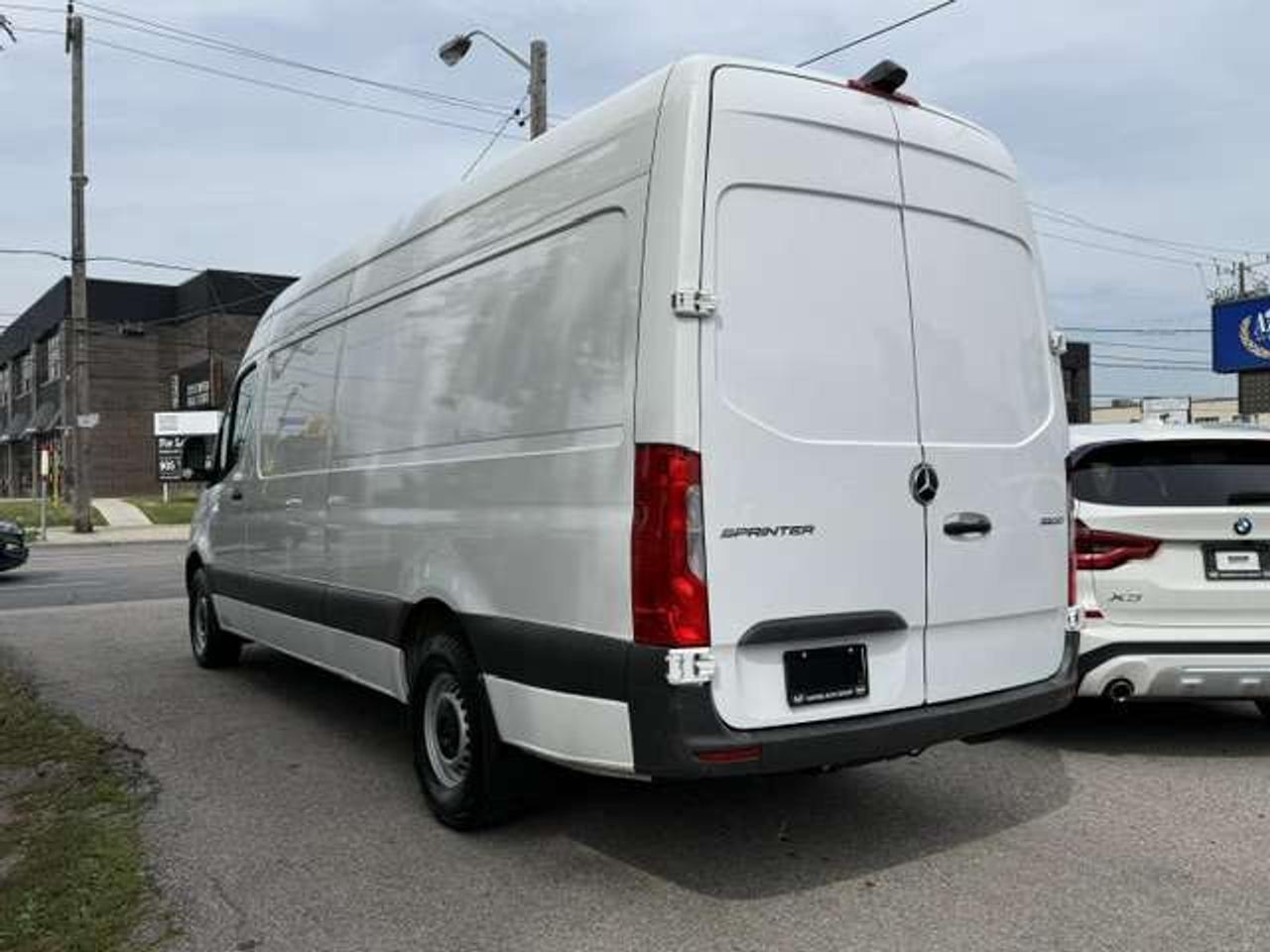 2023 Mercedes-Benz Sprinter GAS 2500 170LongWheelBase Warranty Certified LowKM Photo