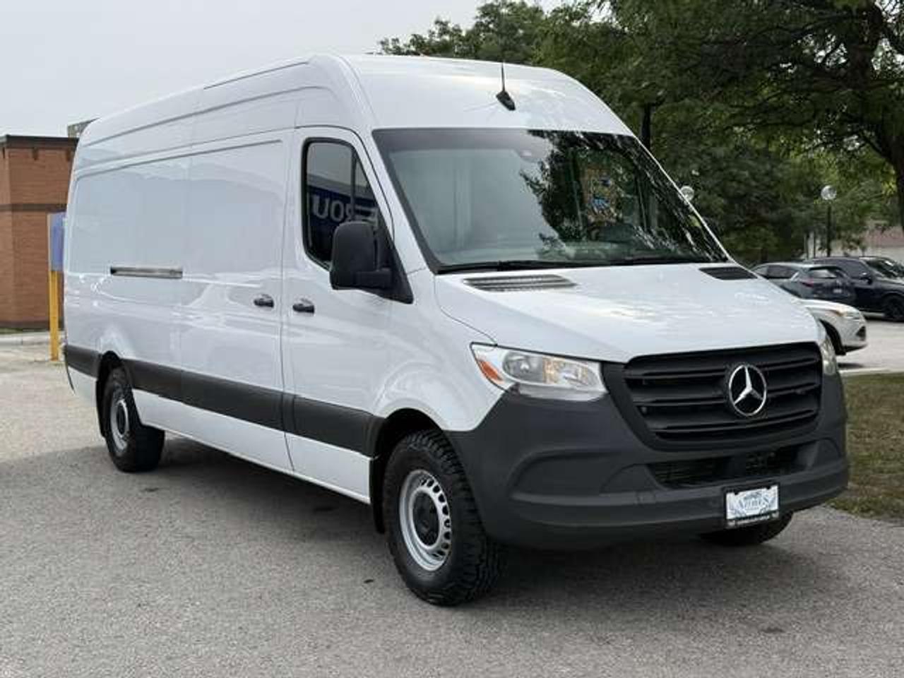 2023 Mercedes-Benz Sprinter GAS 2500 170LongWheelBase Warranty Certified LowKM Photo1