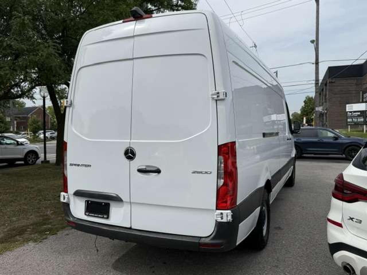 2023 Mercedes-Benz Sprinter GAS 2500 170LongWheelBase Warranty Certified LowKM Photo