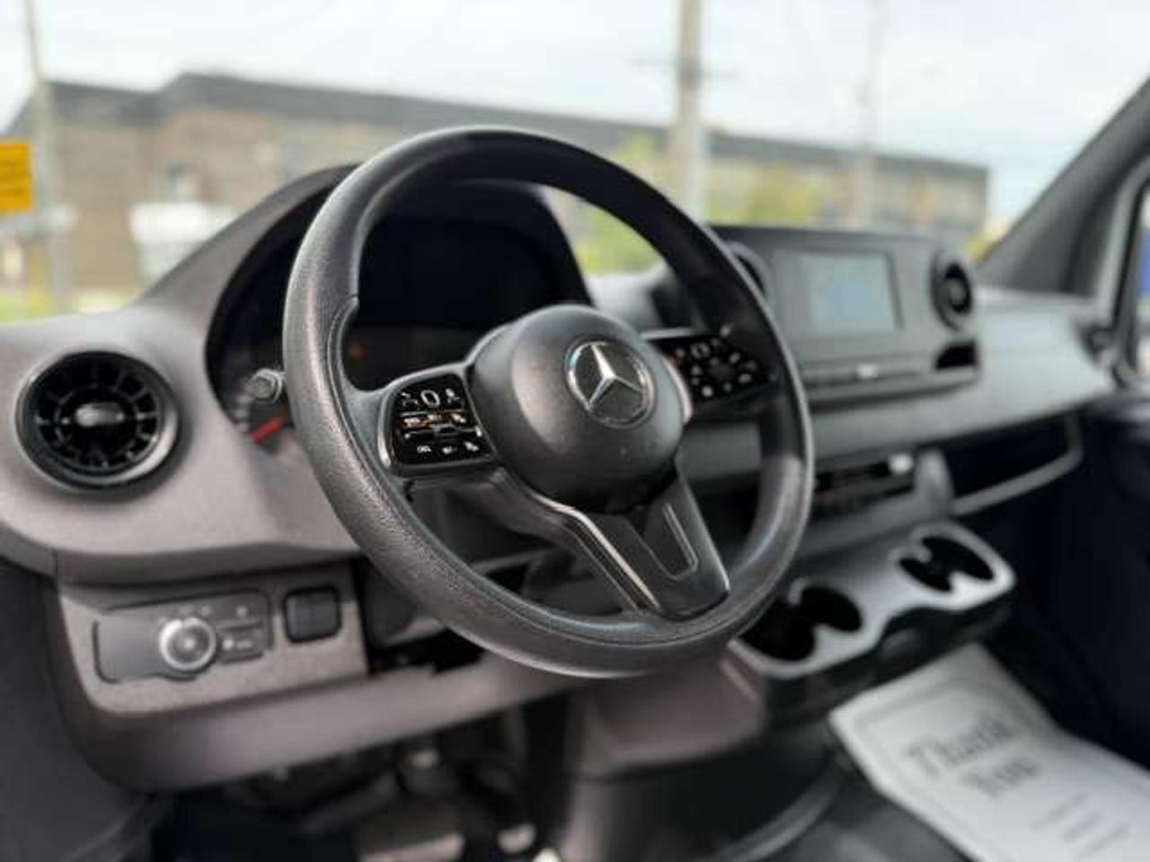 2023 Mercedes-Benz Sprinter GAS 2500 170LongWheelBase Warranty Certified LowKM Photo