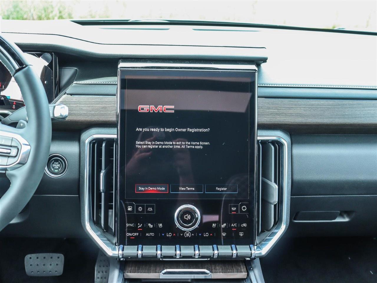 2026 GMC Acadia AWD DENALI Photo
