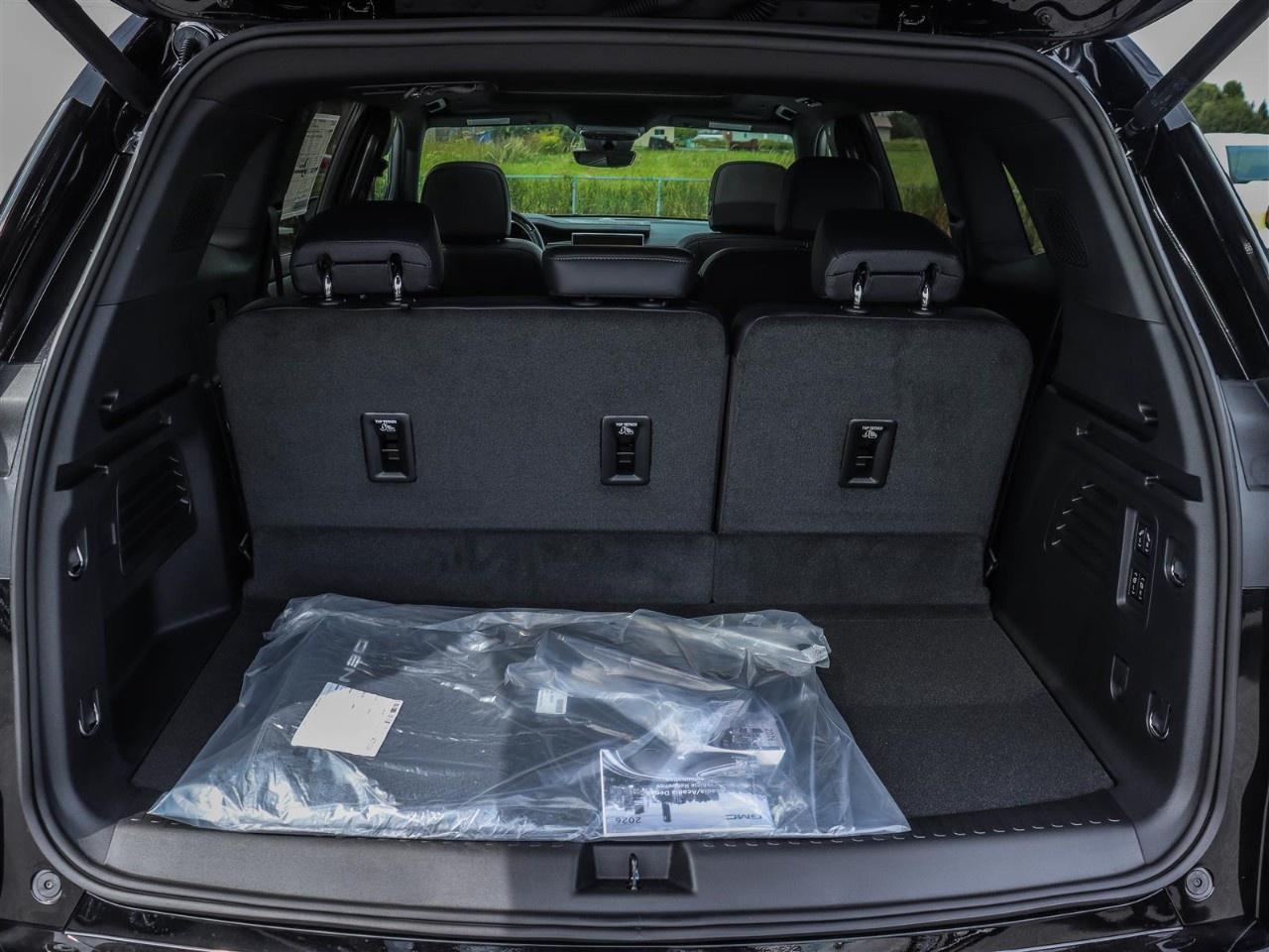2026 GMC Acadia AWD DENALI Photo