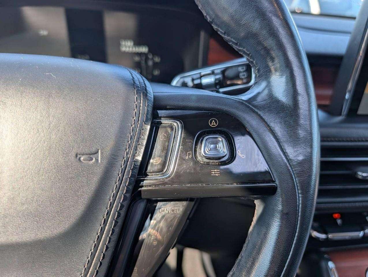 2022 Lincoln Aviator Reserve 6 PASSENGER SUV   Panoramic Sunroof Photo