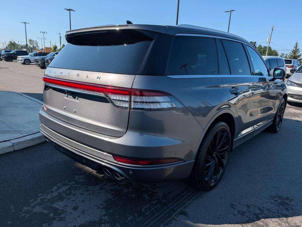 2022 Lincoln Aviator Reserve 6 PASSENGER SUV   Panoramic Sunroof Photo