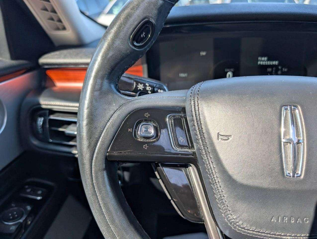 2022 Lincoln Aviator Reserve 6 PASSENGER SUV   Panoramic Sunroof Photo