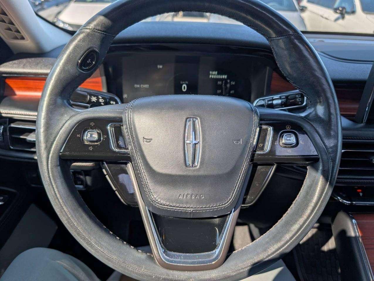 2022 Lincoln Aviator Reserve 6 PASSENGER SUV   Panoramic Sunroof Photo