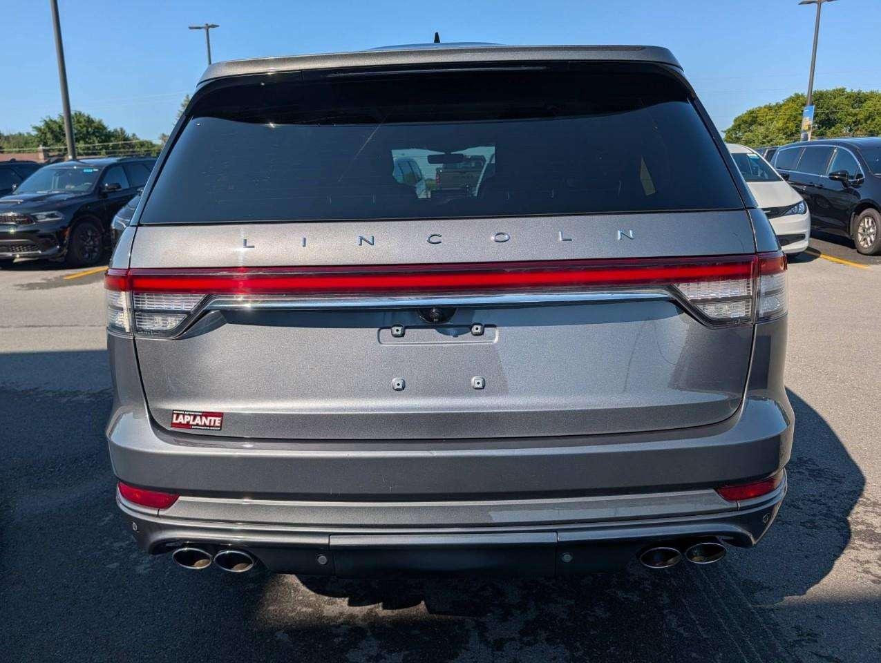 2022 Lincoln Aviator Reserve 6 PASSENGER SUV   Panoramic Sunroof Photo