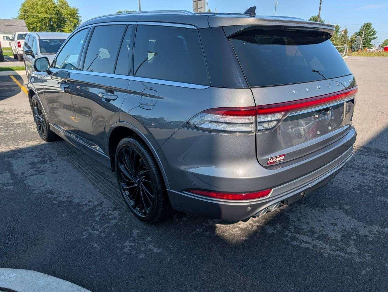 2022 Lincoln Aviator Reserve 6 PASSENGER SUV   Panoramic Sunroof Photo
