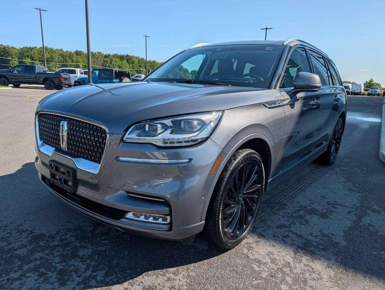 2022 Lincoln Aviator Reserve 6 PASSENGER SUV   Panoramic Sunroof Photo