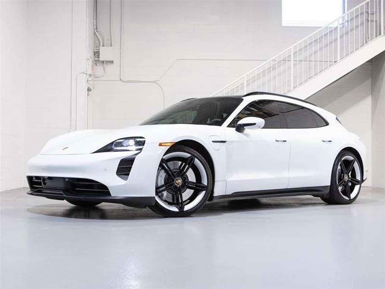 2024 Porsche Taycan GTS Sport Turismo AWD Photo