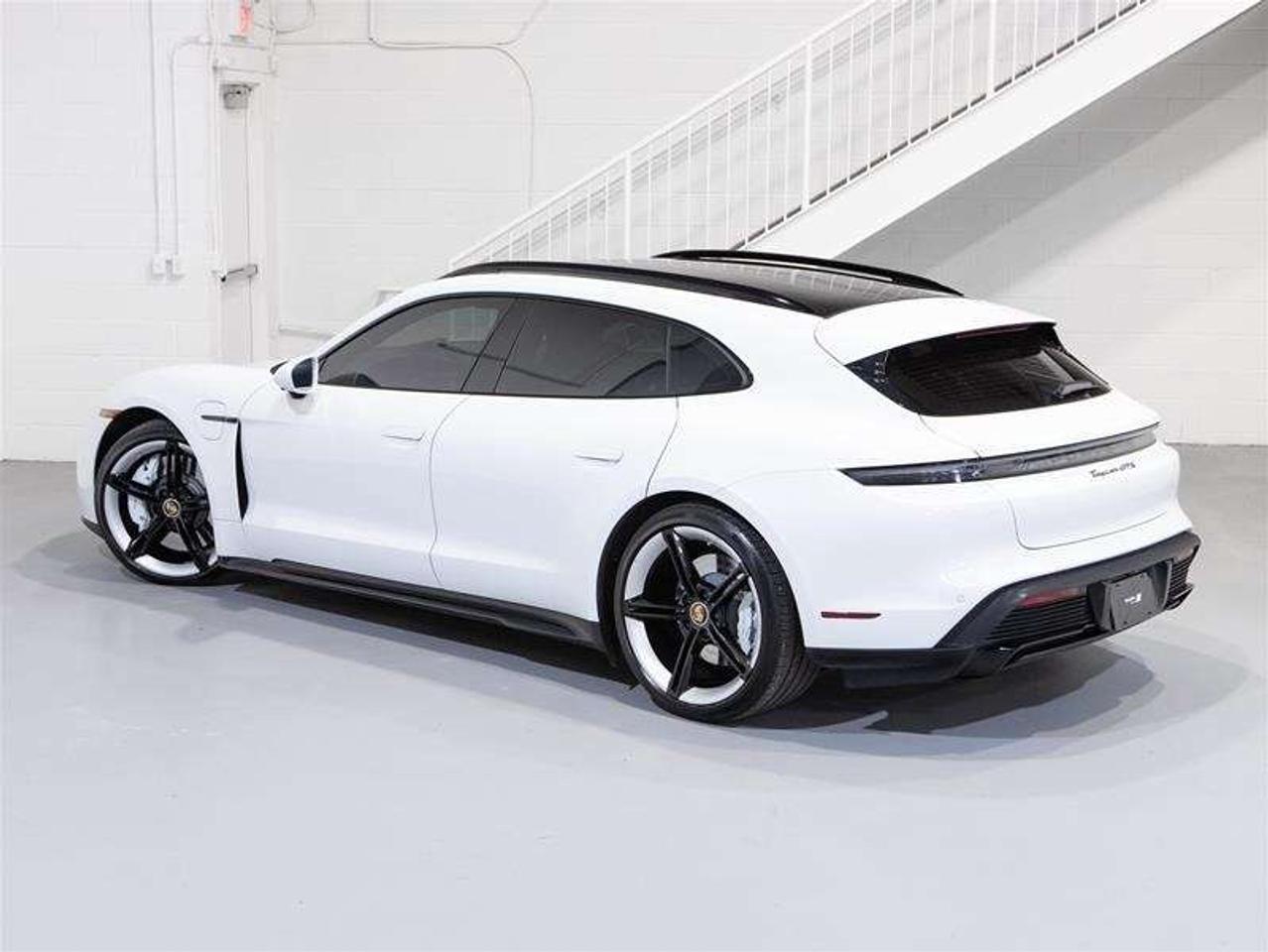 2024 Porsche Taycan GTS Sport Turismo AWD Photo