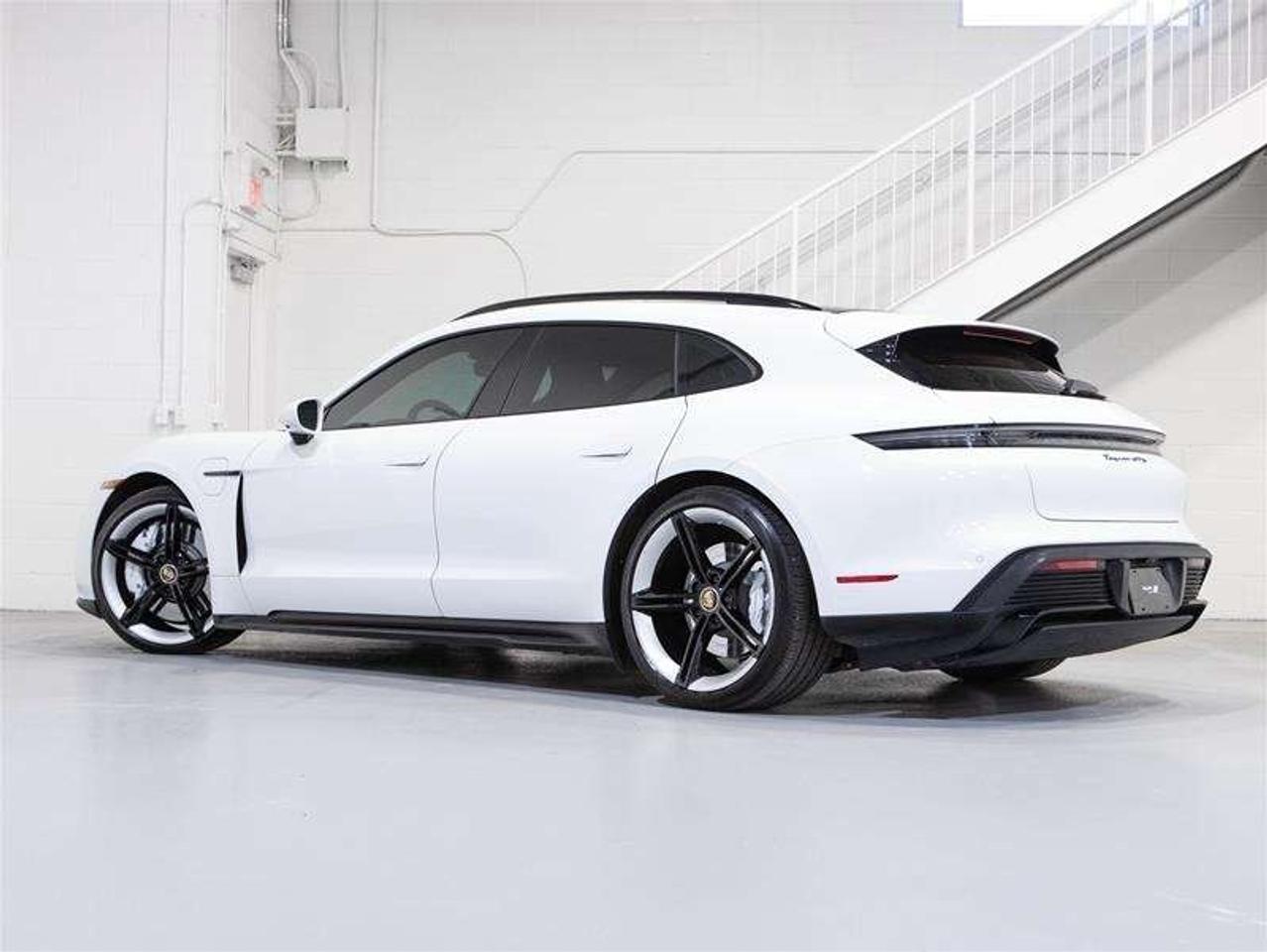 2024 Porsche Taycan GTS Sport Turismo AWD Photo