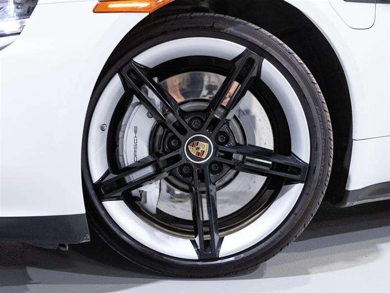 2024 Porsche Taycan GTS Sport Turismo AWD Photo