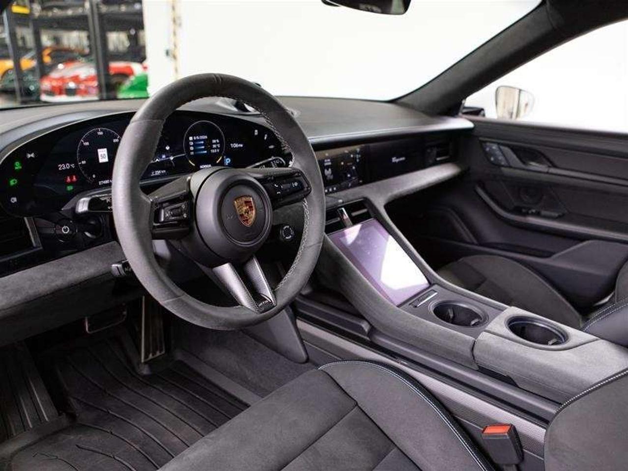 2024 Porsche Taycan GTS Sport Turismo AWD Photo