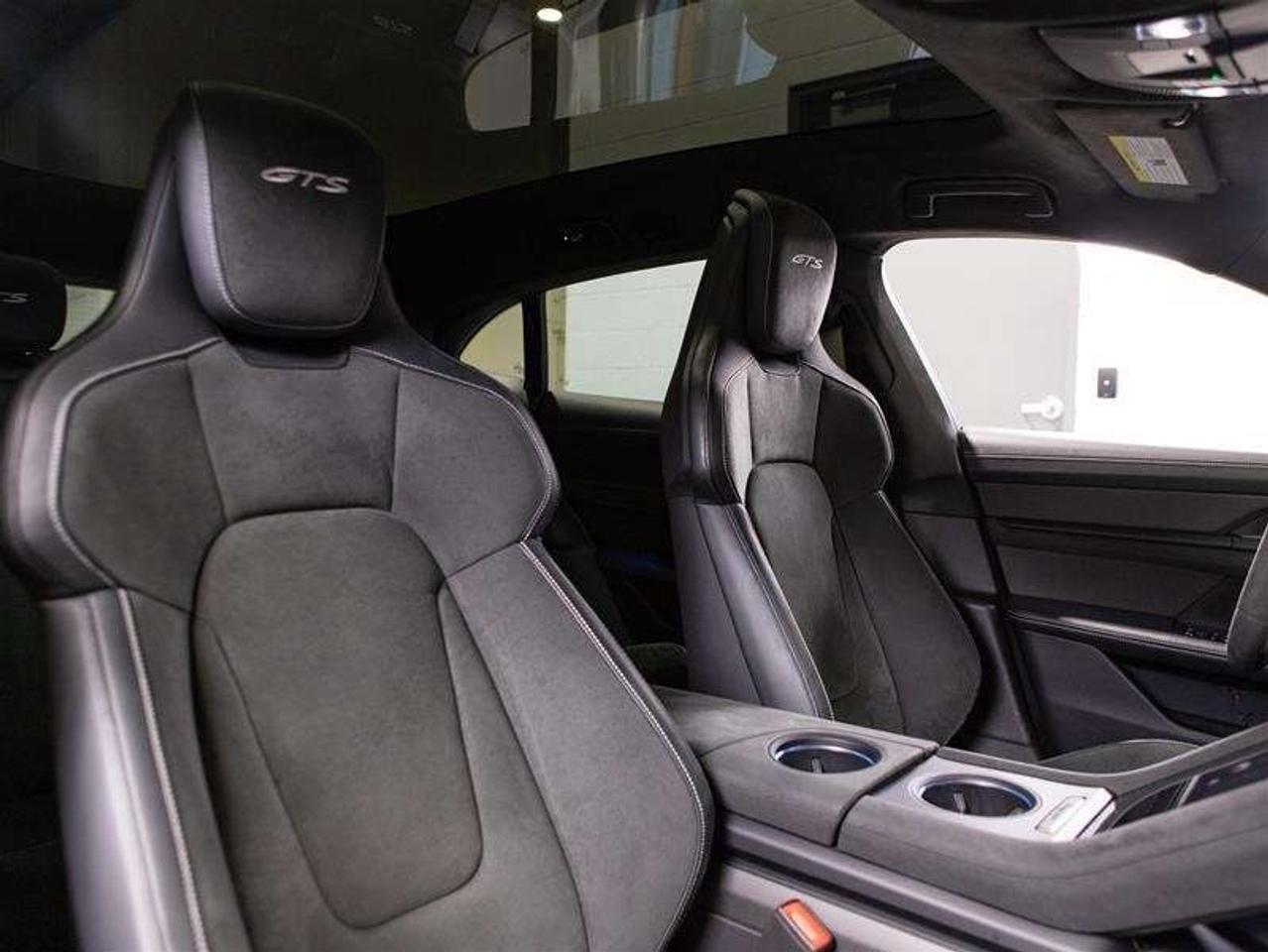 2024 Porsche Taycan GTS Sport Turismo AWD Photo