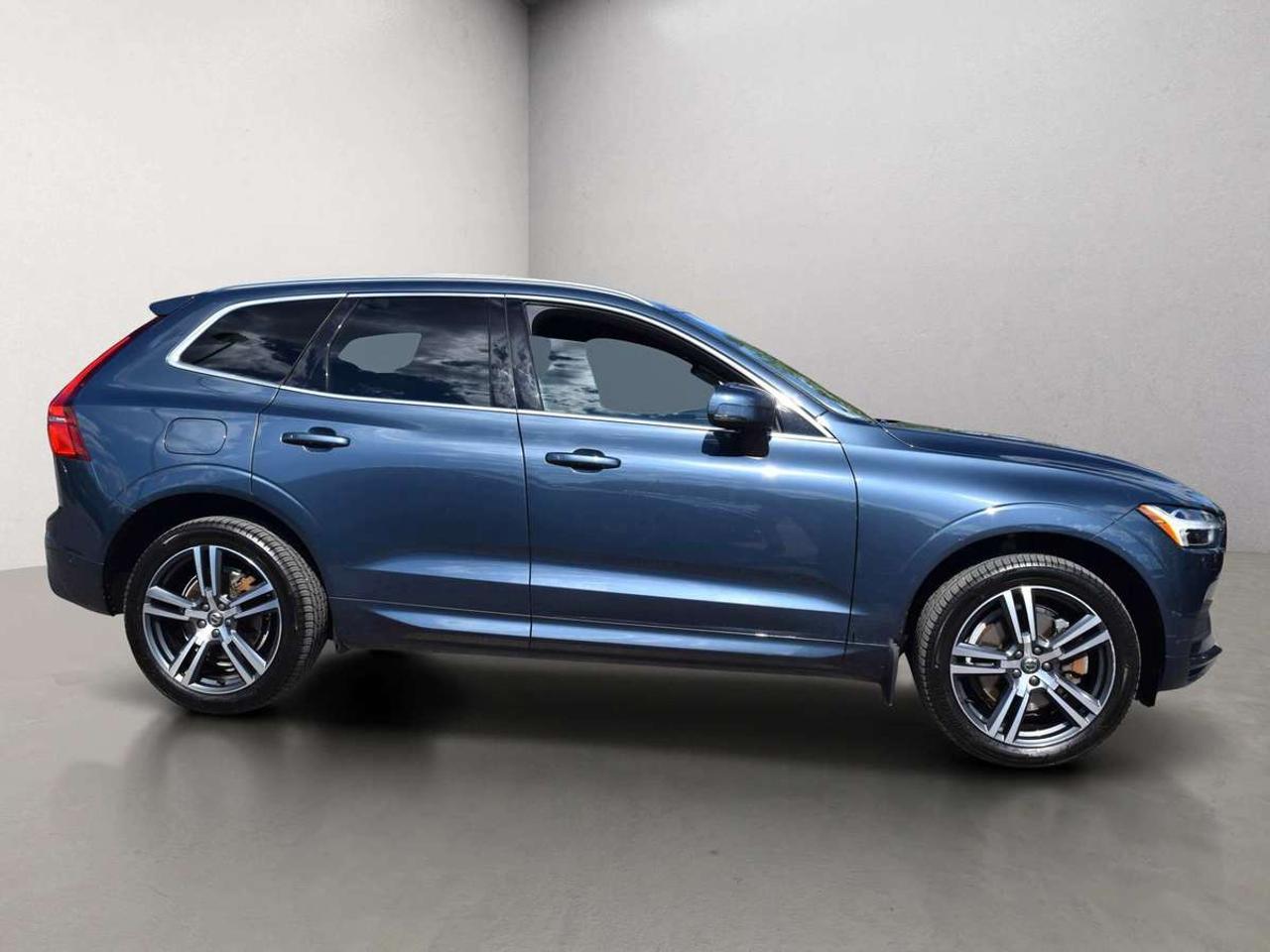 2019 Volvo XC60 Momentum AWD Navi Panoramic Sunroof Photo