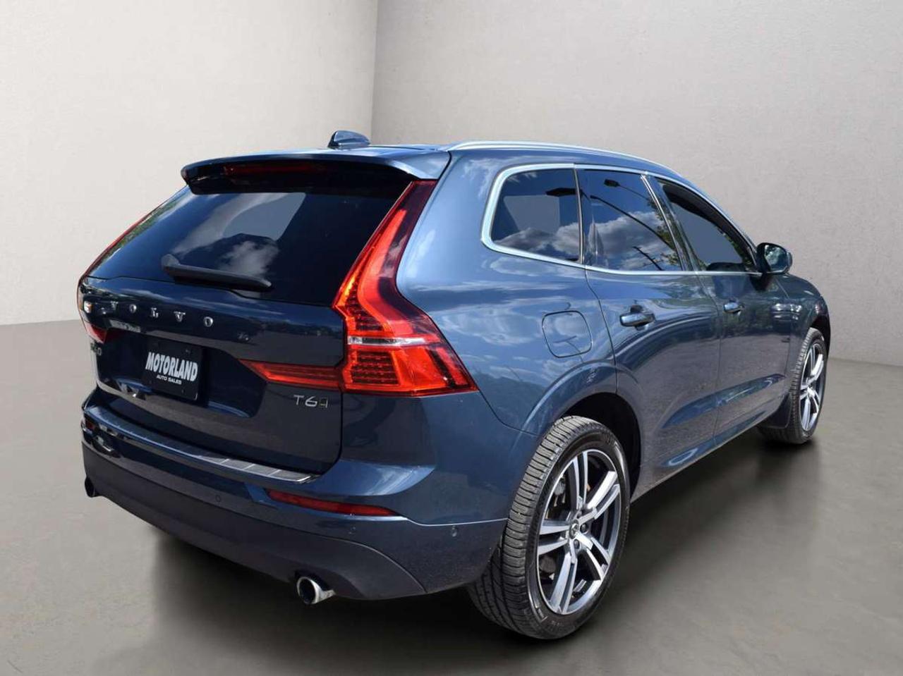 2019 Volvo XC60 Momentum AWD Navi Panoramic Sunroof Photo