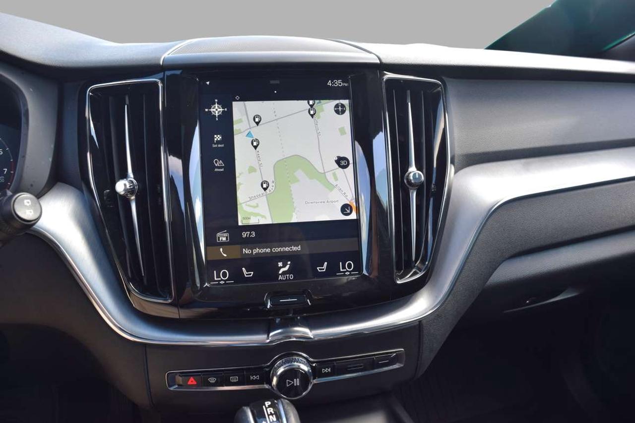 2019 Volvo XC60 Momentum AWD Navi Panoramic Sunroof Photo