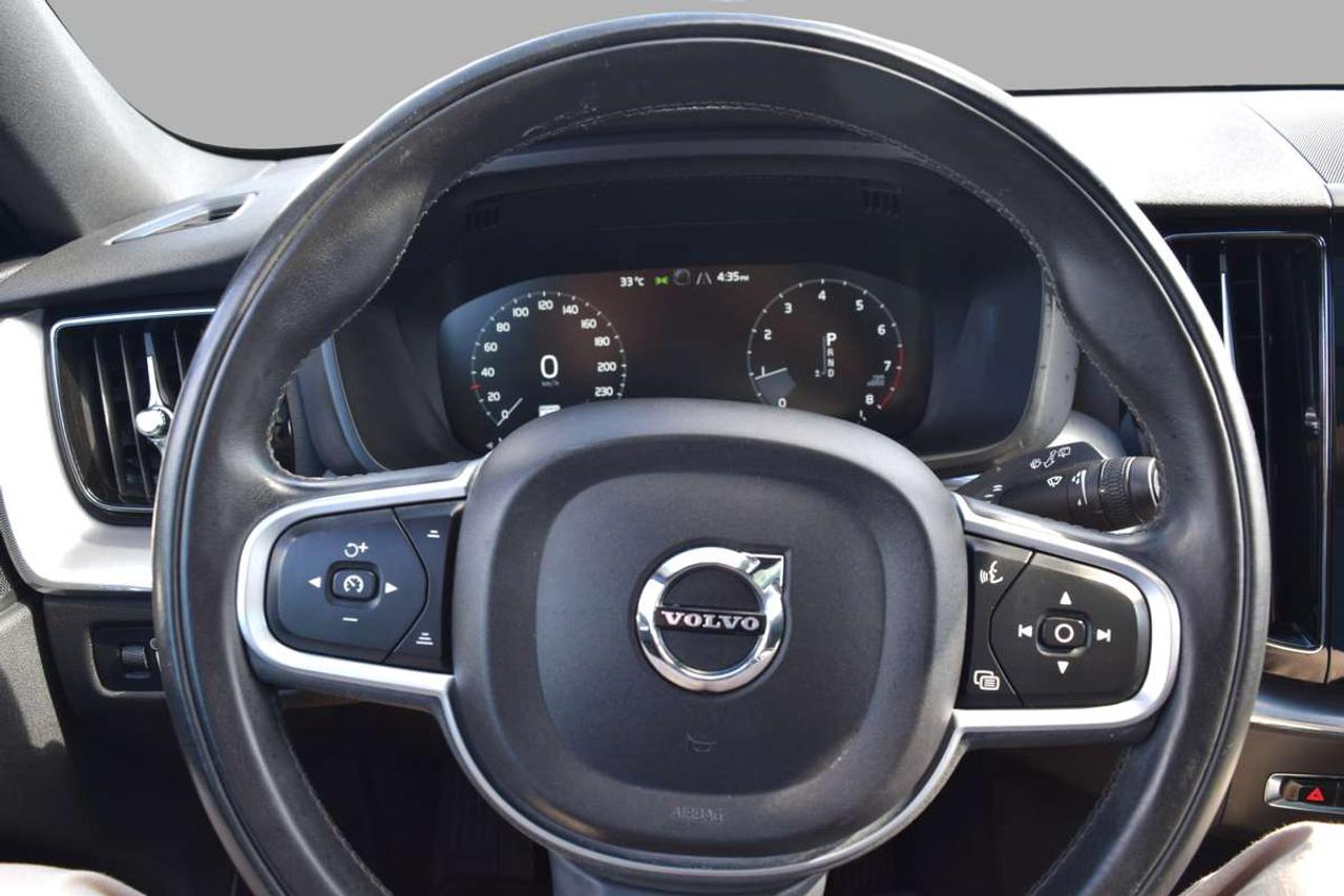2019 Volvo XC60 Momentum AWD Navi Panoramic Sunroof Photo